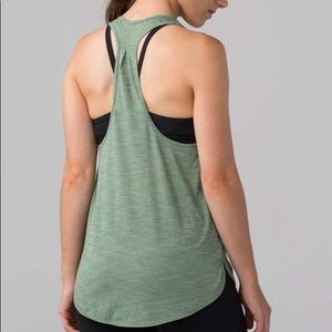 Lululemon 105 singlet sz 4 Heathered desert olive